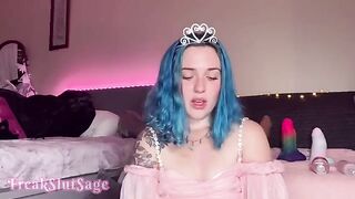 Babe fucked by an ass-fucking machine until her hole is destroyed