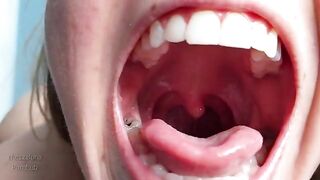 My mouth tour, where you can see my saliva
