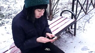 A beautiful girl helped a stranger and got a lot of satisfaction