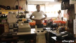 The guy fucking his pregnant girlfriend Maxine Holloway in public place