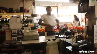 The guy fucking his pregnant girlfriend Maxine Holloway in public place