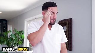 The busty blonde Blake Blossom gets massaged by Peter Green in oil