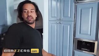 Phoenix Marie cheats on her husband with his friend and her old sex partner