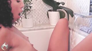 Morning sex with a passionate babe Alexis Tae