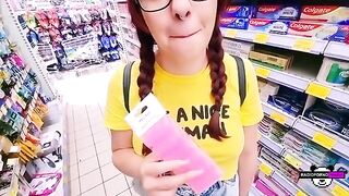 Babe sucks her neighbor's cock for 40 euros