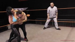 The juicy ass of Nadia White is worshipped by Glenn King
