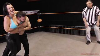 The juicy ass of Nadia White is worshipped by Glenn King