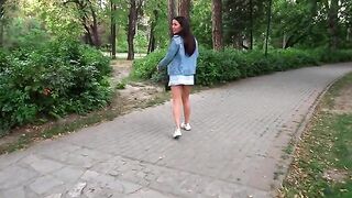 Hot quick blowjob with a girl in the park and she swallows the cum