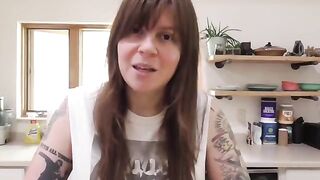 A neighbor with a Wisconsin accent begs for cock and creampie in POV