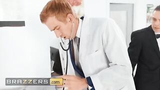 Kiki Daniels' cold feet cured by doctor's hard cock in steamy Brazzers scene