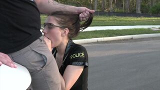 A female police officer takes control of the situation in a daring way