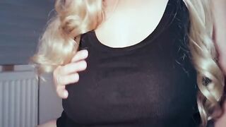 I love breast slapping and night sex, it's an amazing feeling. The best finish is on my breasts