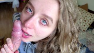 What makes you shake? A super cute girl shows her love skills