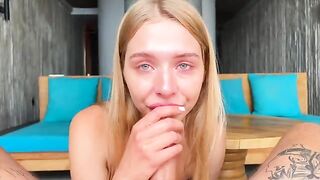 Girl cheats on her husband with a psychotherapist in a daring session