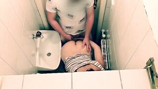 Tinder date ends with a bang in the restaurant toilet