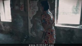 The babe is doing a sexy performance in an abandoned house for fun