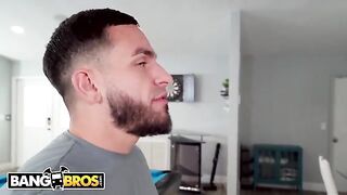 Couch warmer Peter Green gets PAWG Harley King's booty fix