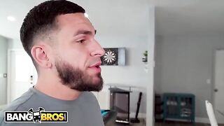 Couch warmer Peter Green gets PAWG Harley King's booty fix