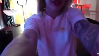 The behind-the-scenes action with Wet Kelly, who can’t resist masturbation