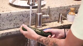 She was preparing lunch when she felt like fucking
