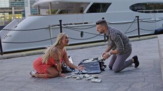 Hot British PAWG agreed to fuck a stranger for a million dollars in HD