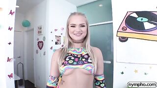 The blonde beauty Harley King gets her pussy railed and takes a big load