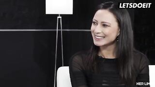Brunette hottie Cassie Del Isla gets her asshole gapped hard