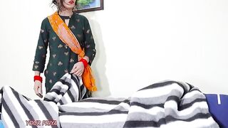 An Indian maid saw my dick when she removed the blanket and was amazed