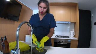 The housekeeper wants a salary increase and is ready for anything / Dolly Rud
