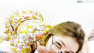A stepson is jealous of his father, so his mother tries to ease the tension