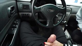 A blonde babe met a fan and sucked his dick in the car!