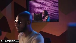 Keisha met a music producer and became his muse in bed