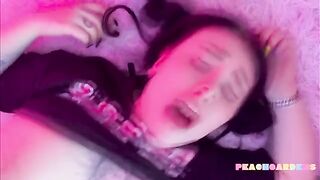 A girl with an insatiable hole is begging for a rough encounter