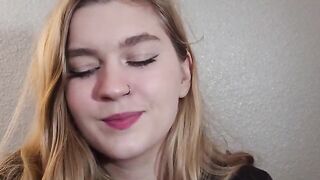 A hot girl is fucking with her boyfriend on a study date
