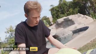 Dee Williams and her stepdaughter Daya Knight share a guy's huge cock