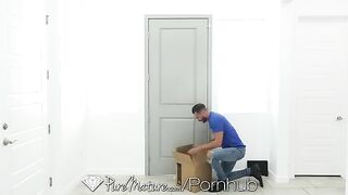 Brandi Love gets her juicy pussy pounded by a big dick mover