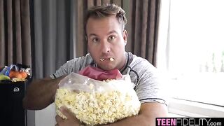 Learn to pick up chicks like Skylar Vox with Chad’s tips