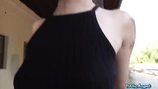 Girls like to have sex on the city streets, check it out
