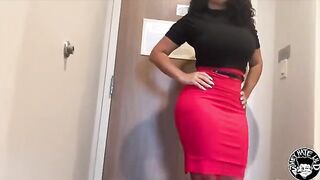 Valerie Kay invites Lil D to yoga practice, showcasing her iconic bubble butt