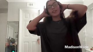 A Latina girl made a blowjob for her boyfriend in a steamy session