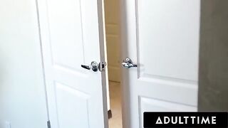Peeping MILF Alexis Fawx scissoring hot teen Carter Cruise