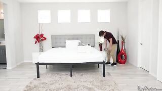 A mature woman fucked by a young guy with a big dick in HD
