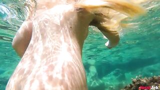 Underwater anal sex with blonde beauty JessiJek