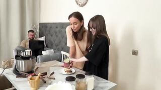 Two girls have a threesome while making Russian syrniki