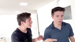 The cousins organize an orgy with some friends in a homemade session