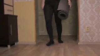 I pretended my roommate was a yoga master, it ended with a cumshot