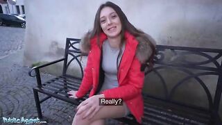 Public agent screwed Isabela de Laa in the street for a quick buck