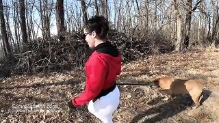 Yoga pants show off the ass of a stunning wife