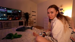 Instead of playing, she got a great cock and squirted like a geyser