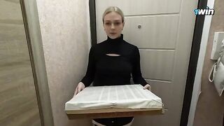 A hot delivery girl got her pussy worked after eating a pizza